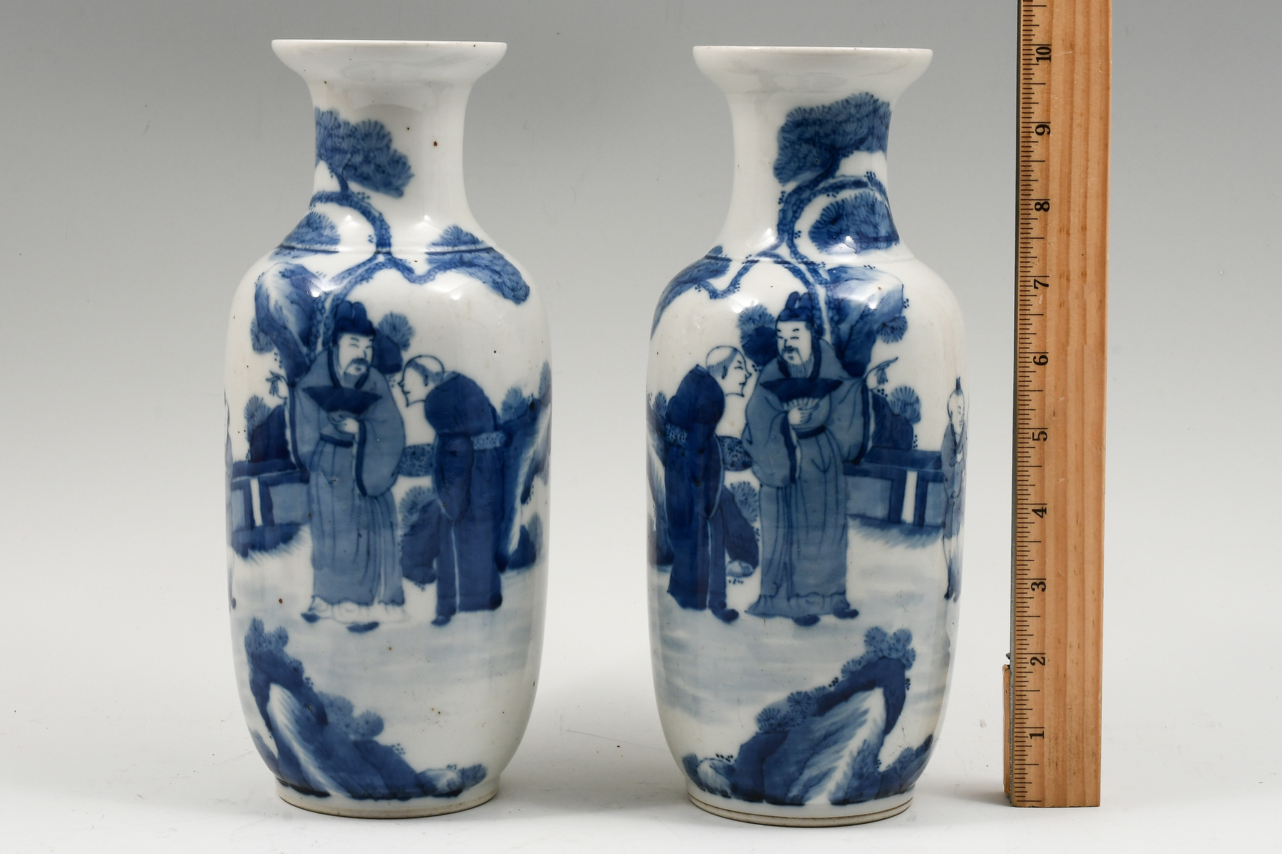 PAIR OF CHINESE PORCELAIN BALUSTER
