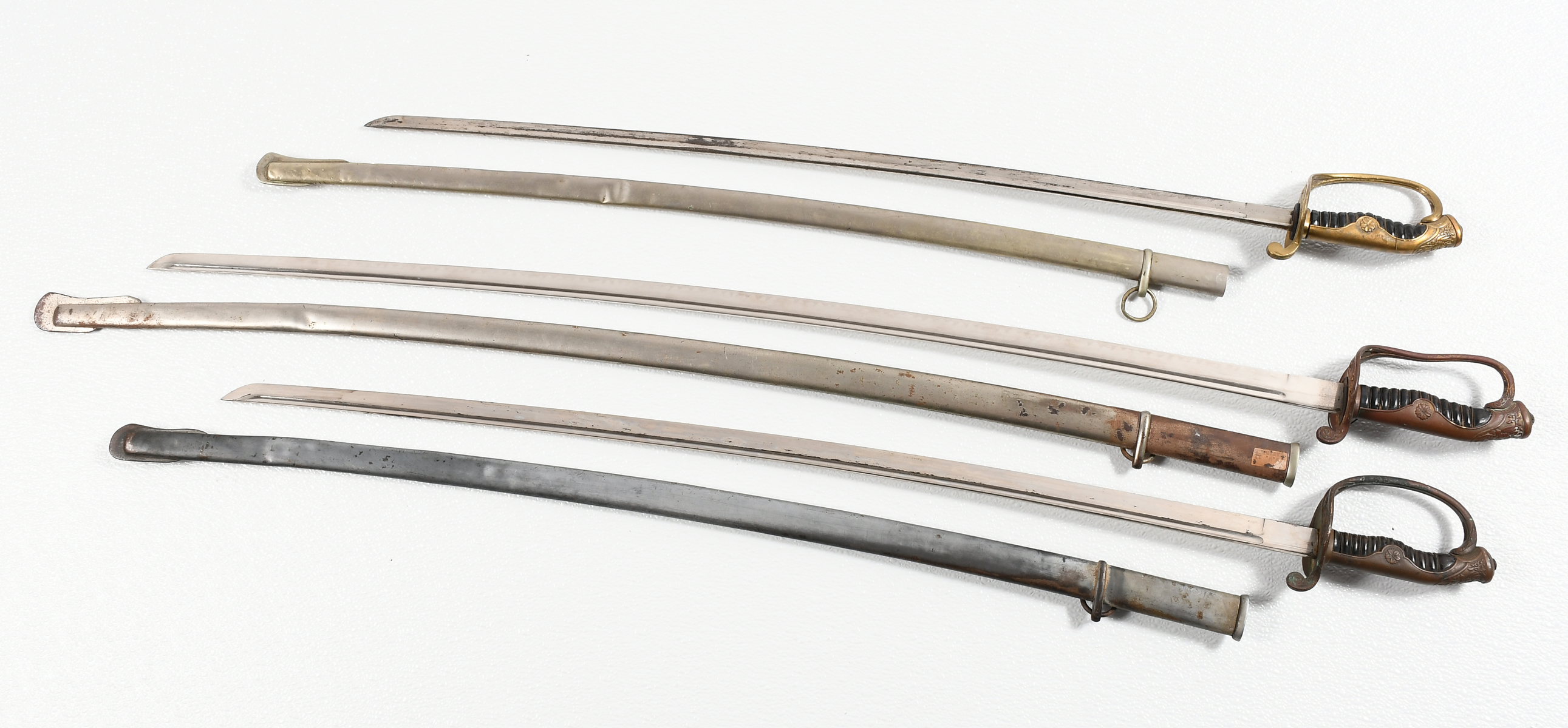 THREE JAPANESE WWII SABRES WITH 2ecafa