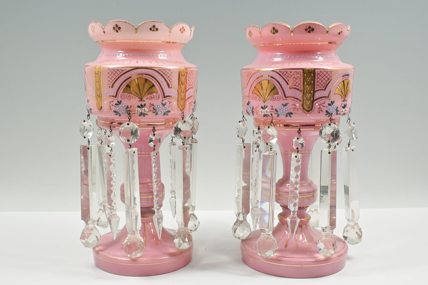 PAIR OF PINK GLASS MANTLE LUSTRES 2ecb08