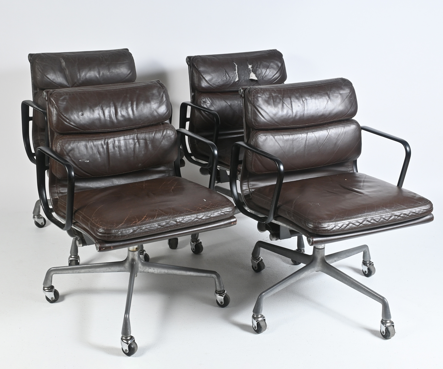 4 EAMES MODERN OFFICE CHAIRS: Four