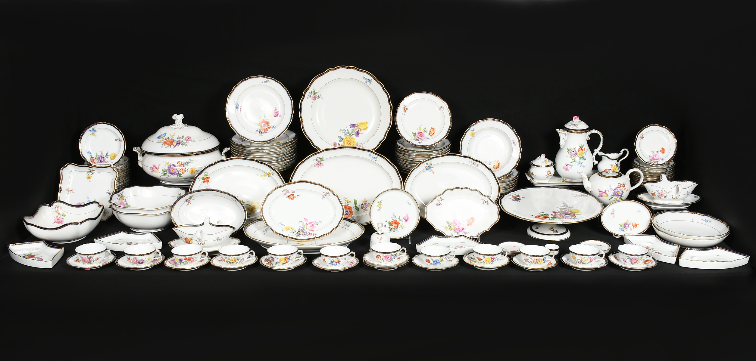 117 PC. 19TH-C. MEISSEN COBALT& BLUE