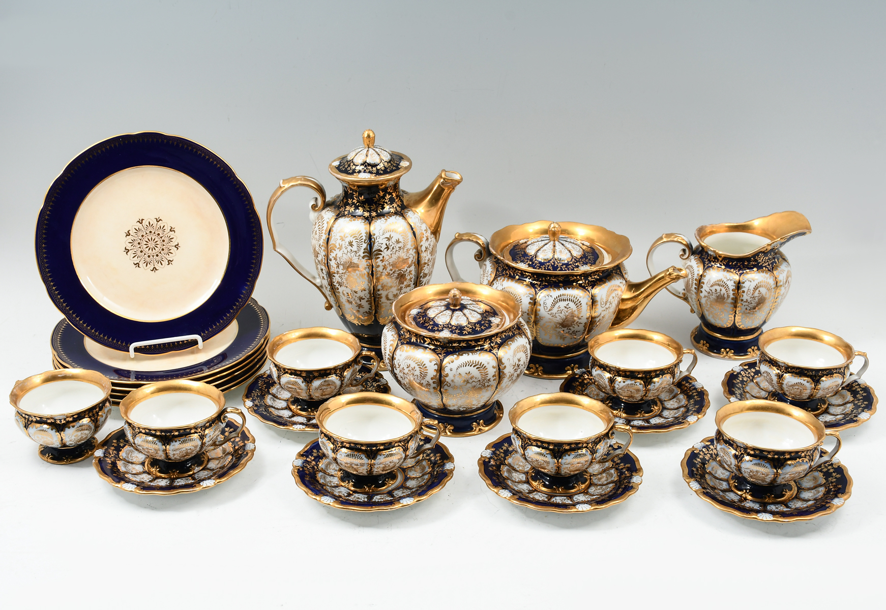 19 PC. KPM PORCELAIN TEA SET: Cobalt