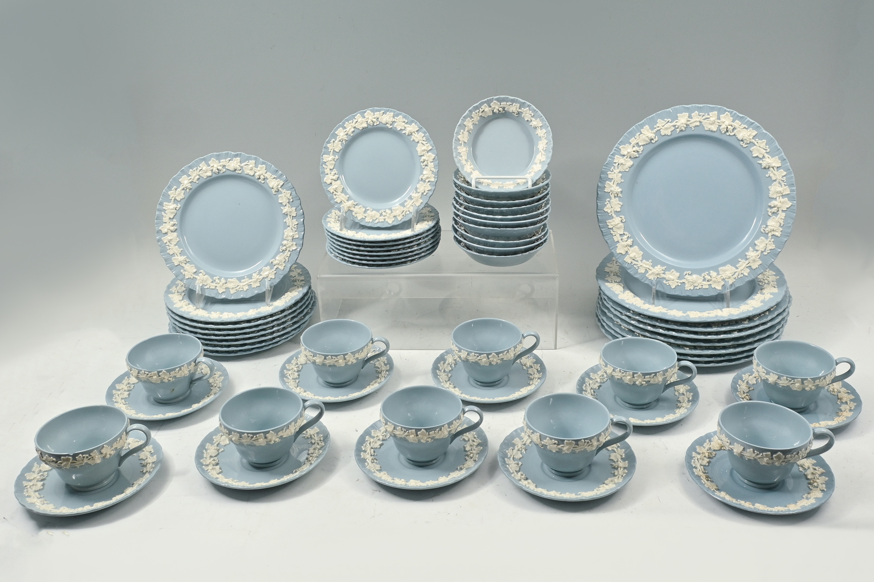 54 PC. WEDGWOOD QUEENSWARE CHINA: