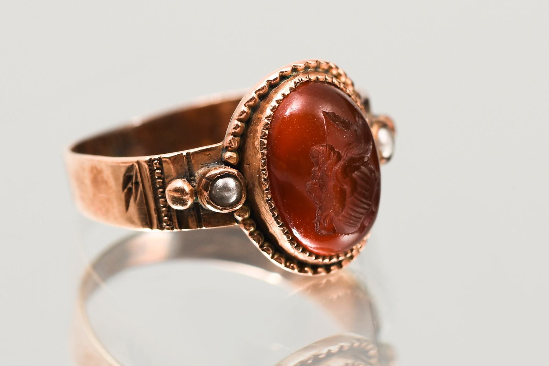 10K? VICTORIAN GOLD CAMEO RING: