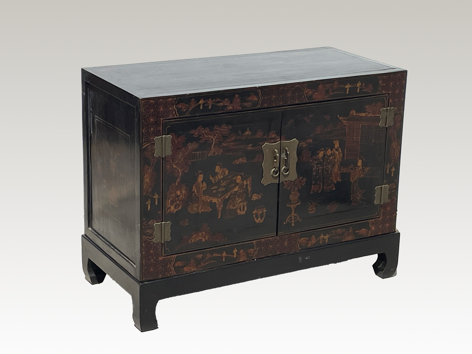 CHINESE ELM DECORATED CABINET: