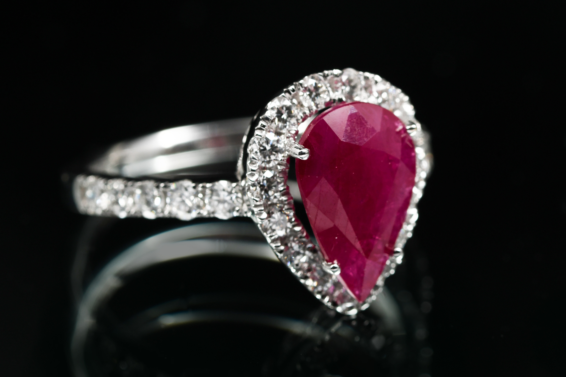 18K RUBY DIAMOND RING 18K white 2ece36