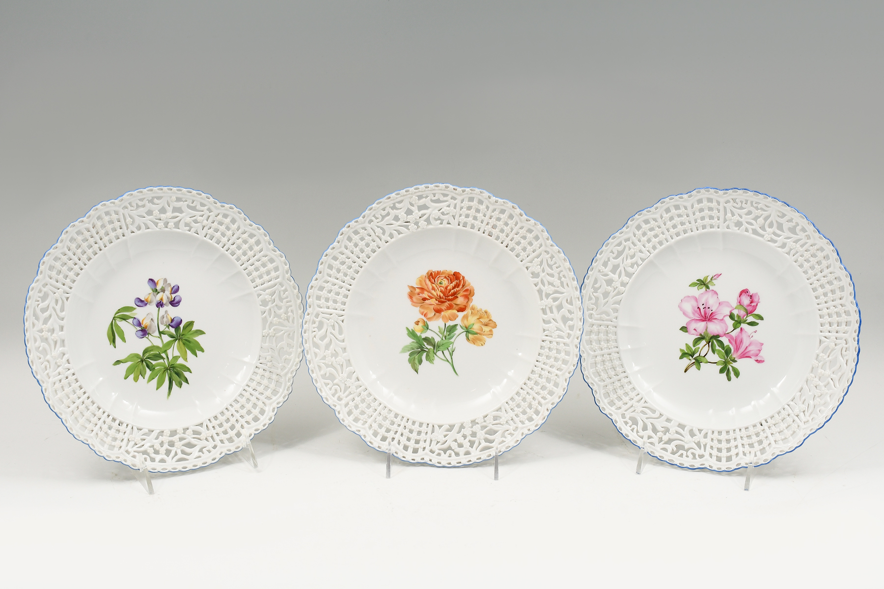 3 PC MEISSEN RETICULATED PLATES: Three