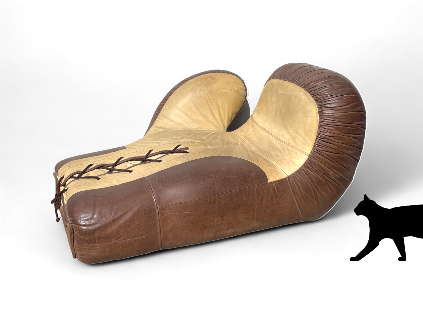 DESEDE BOXING GLOVE LOUNGE CHAIR: