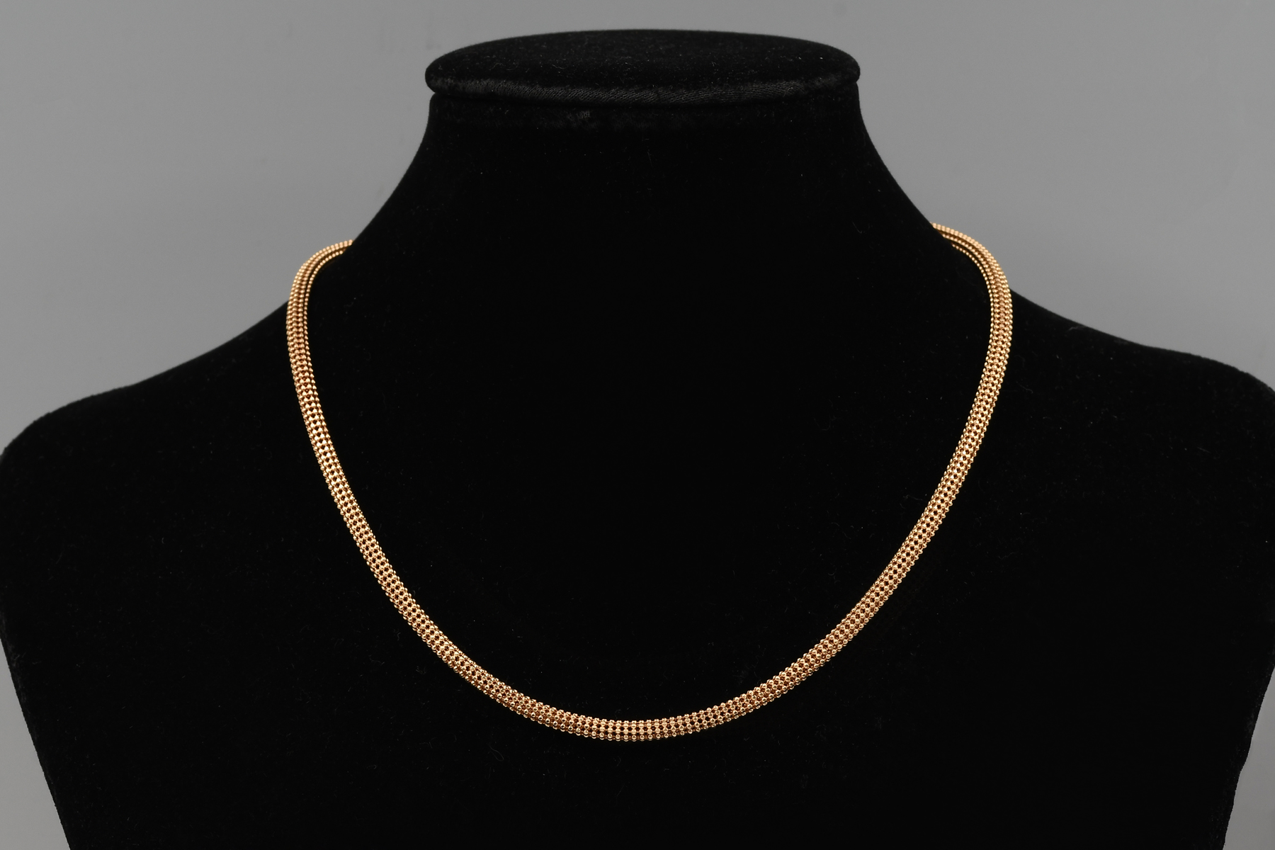 18K SNAKE-LIKE CHOKER: 18K gold