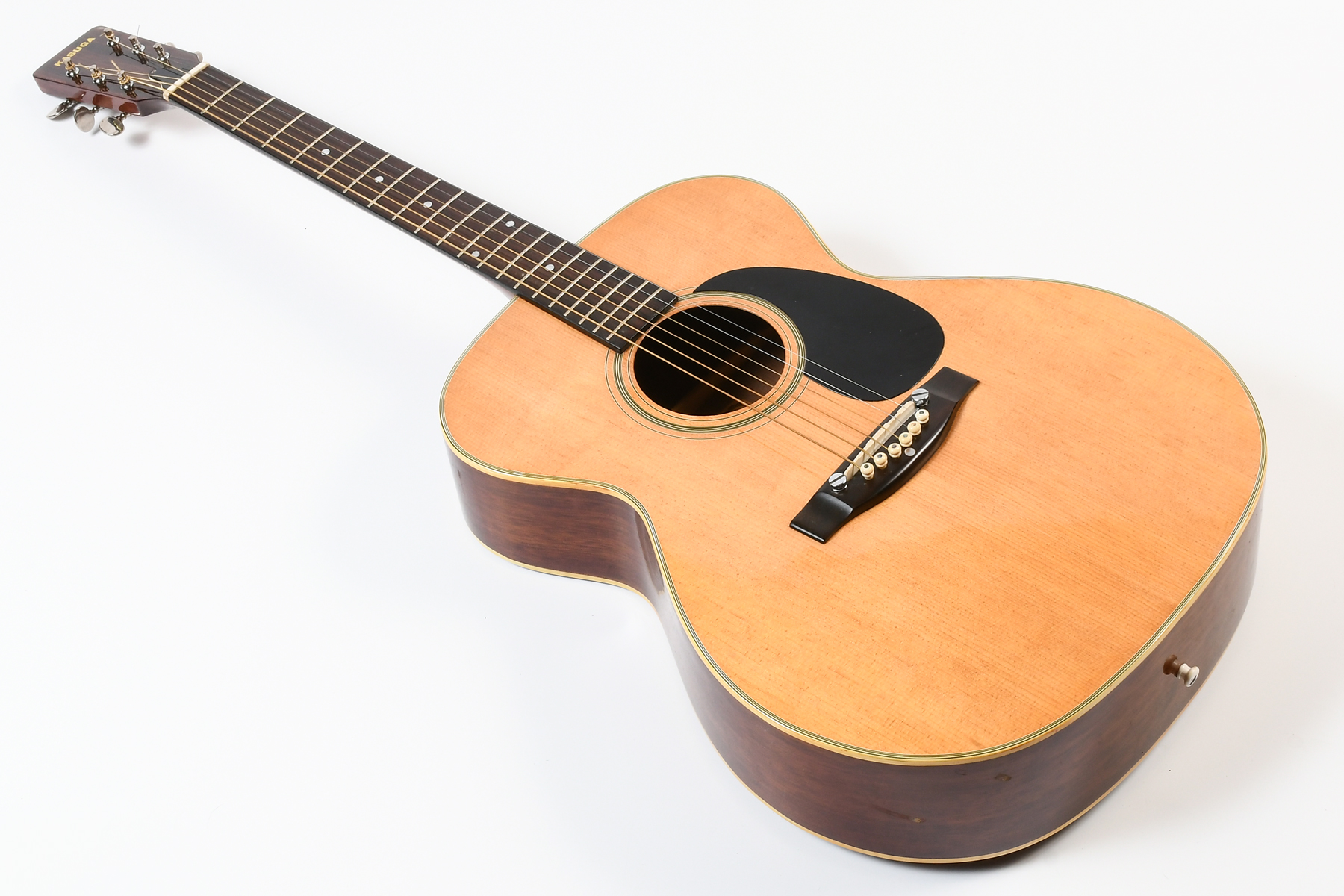 1972 KASUGA ACOUSTIC GUITAR IN CASE: