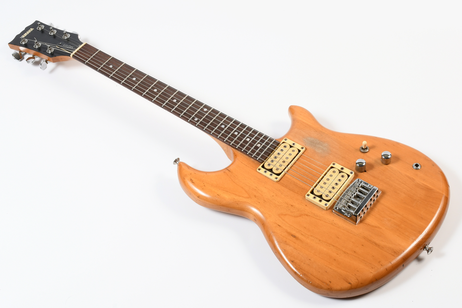 YAMAHA SHB400 ELECTRIC GUITAR IN CASE: