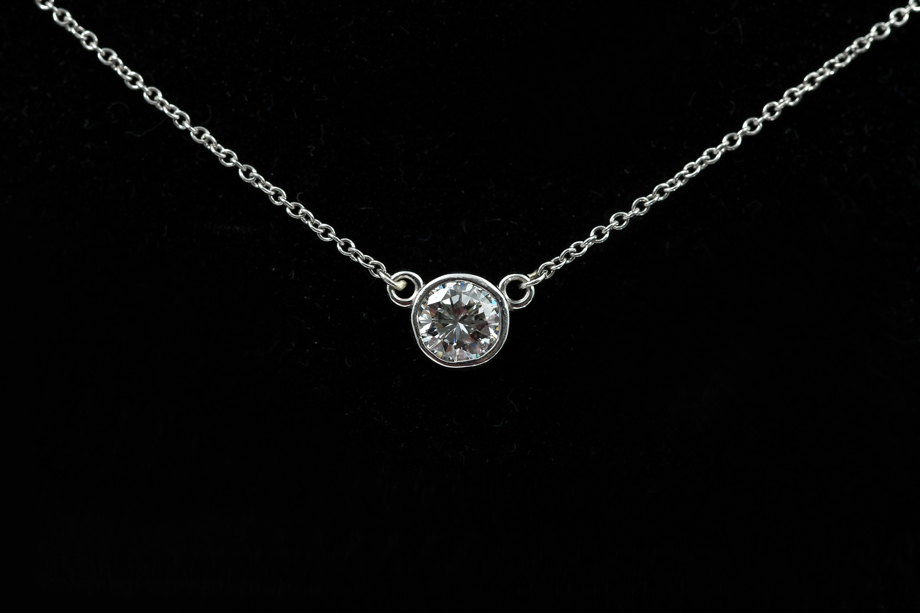 PLATINUM DIAMOND NECKLACE: This