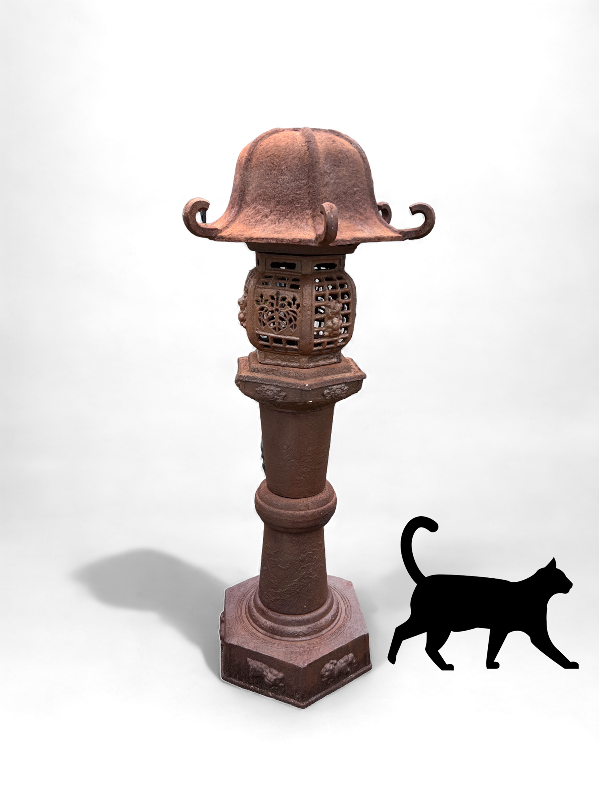 CAST IRON ASIAN PAGODA FORM GARDEN 2ed0f9