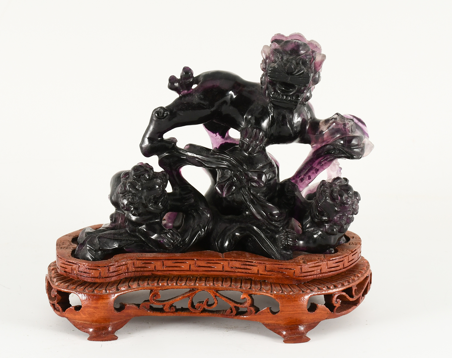 CHINESE CARVED AMETHYST FOO LION