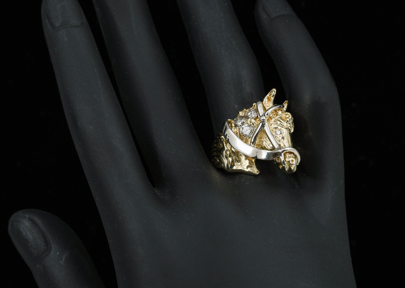 14K DIAMOND HORSE RING This unique 2ed18b