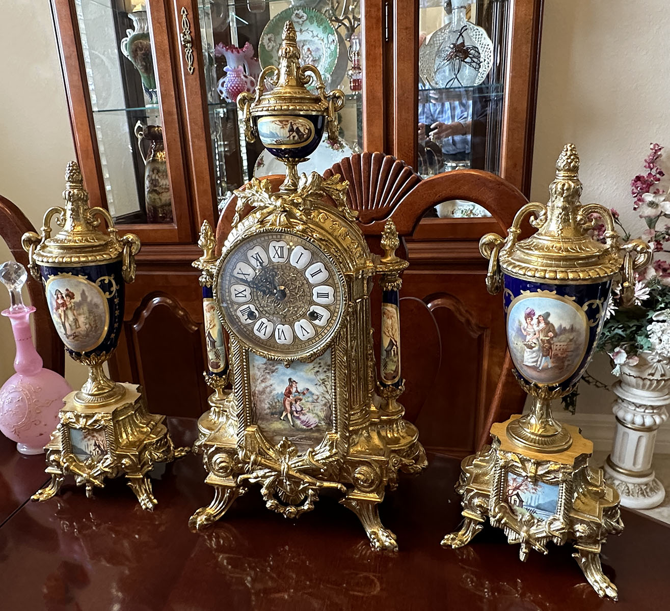 3 PC CLOCK GARNITURE WITH PAINTED 2ed2b5