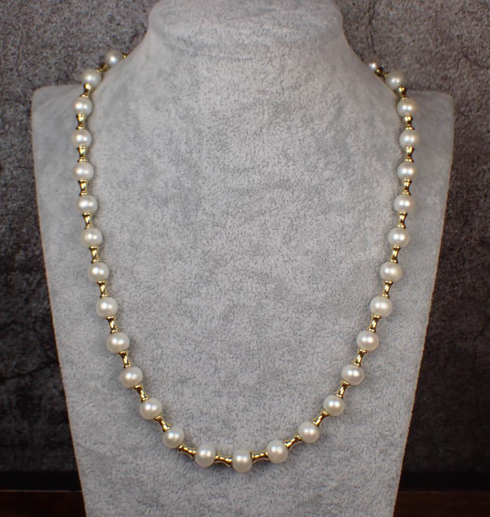 PEARL AND FOURTEEN KARAT GOLD NECKLACEPEARL