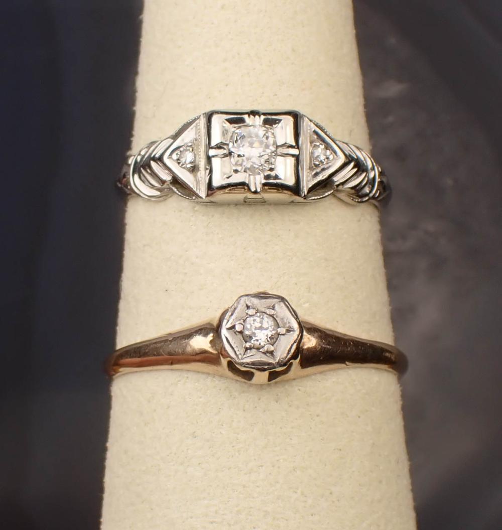 TWO VINTAGE DIAMOND AND GOLD RINGSTWO 2ed532