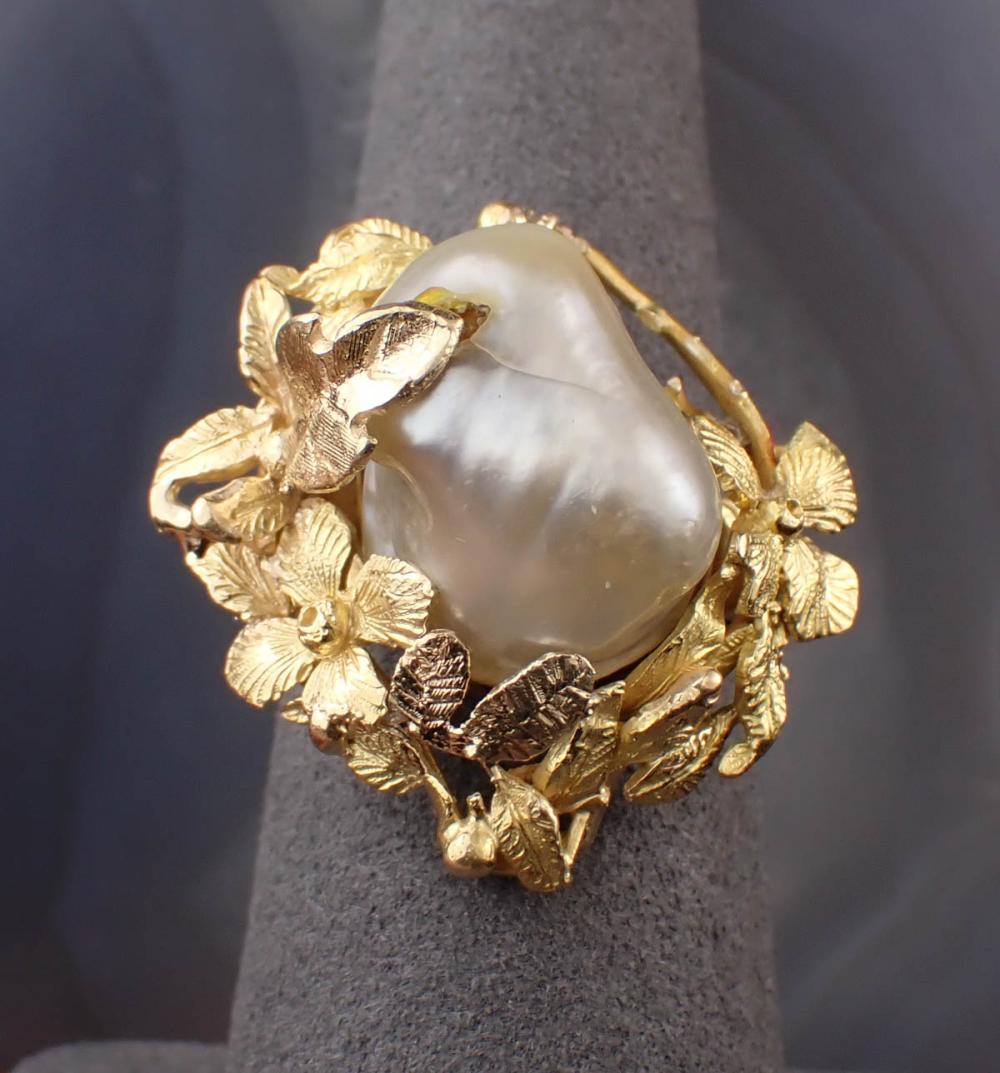 BAROQUE PEARL AND FOURTEEN KARAT