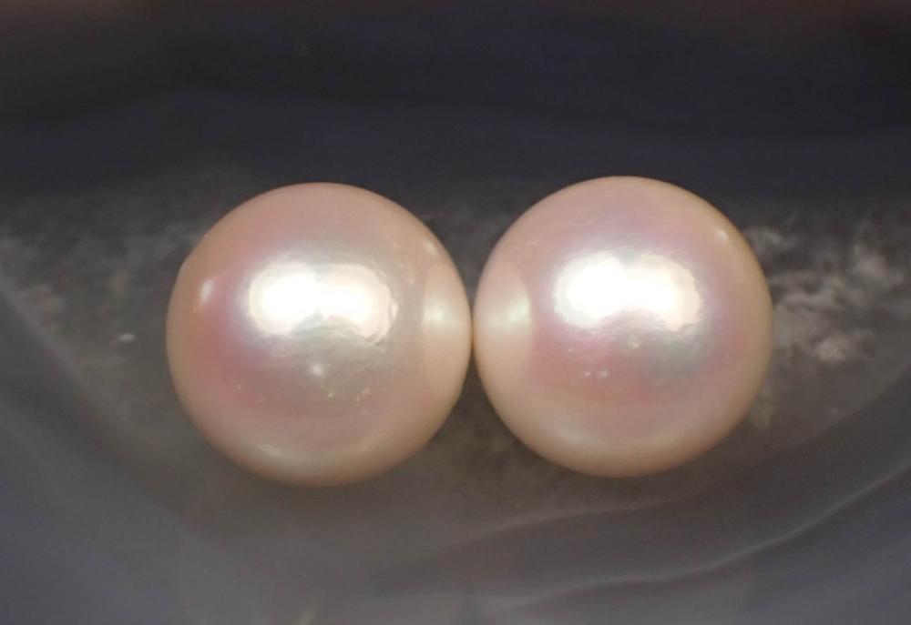 SOUTH SEA PEARL AND EIGHTEEN KARAT