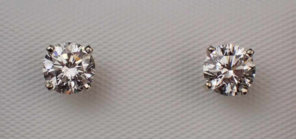 PAIR OF DIAMOND AND WHITE GOLD