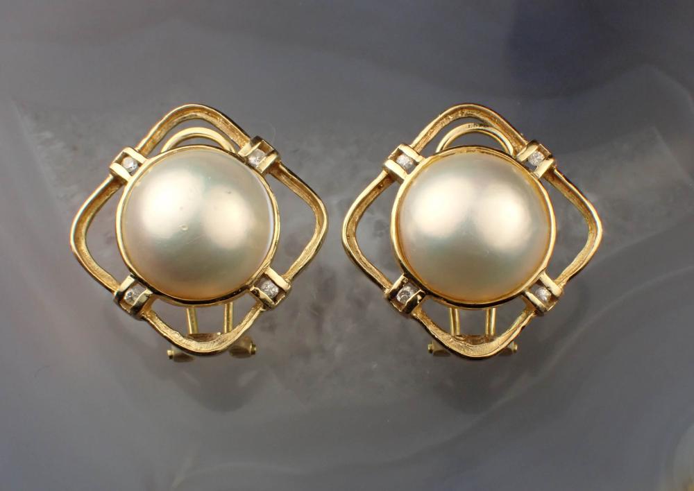 MABE PEARL, DIAMOND AND GOLD EARRINGSMABE