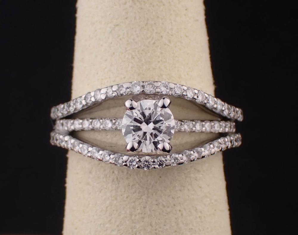 DIAMOND AND PLATINUM WEDDING RINGDIAMOND