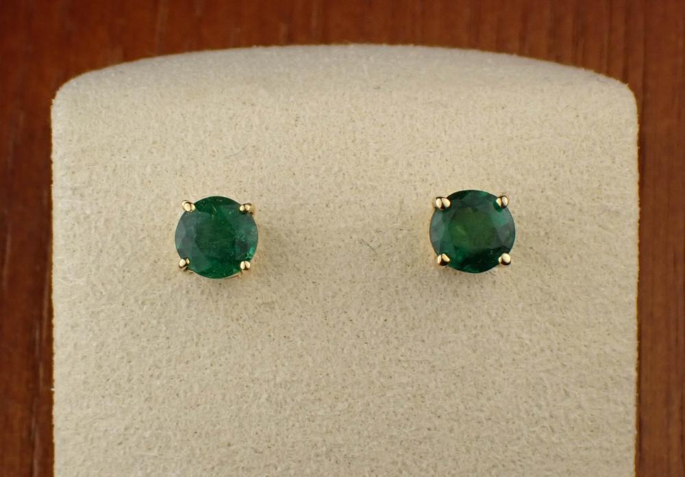 EMERALD AND FOURTEEN KARAT GOLD