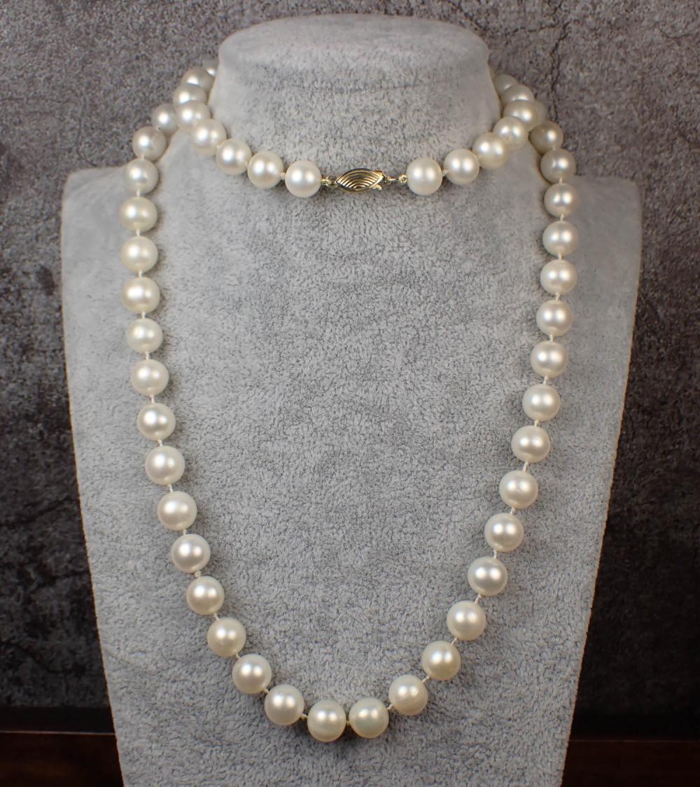OPERA LENGTH PEARL AND GOLD NECKLACEOPERA 2ed818