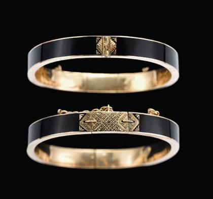 Yellow gold bangle bracelets  