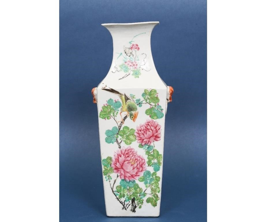 Chinese porcelain square vase decorated 2eb8bc