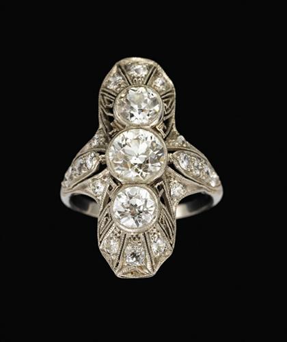 Lady s platinum and diamond ring 4ac25