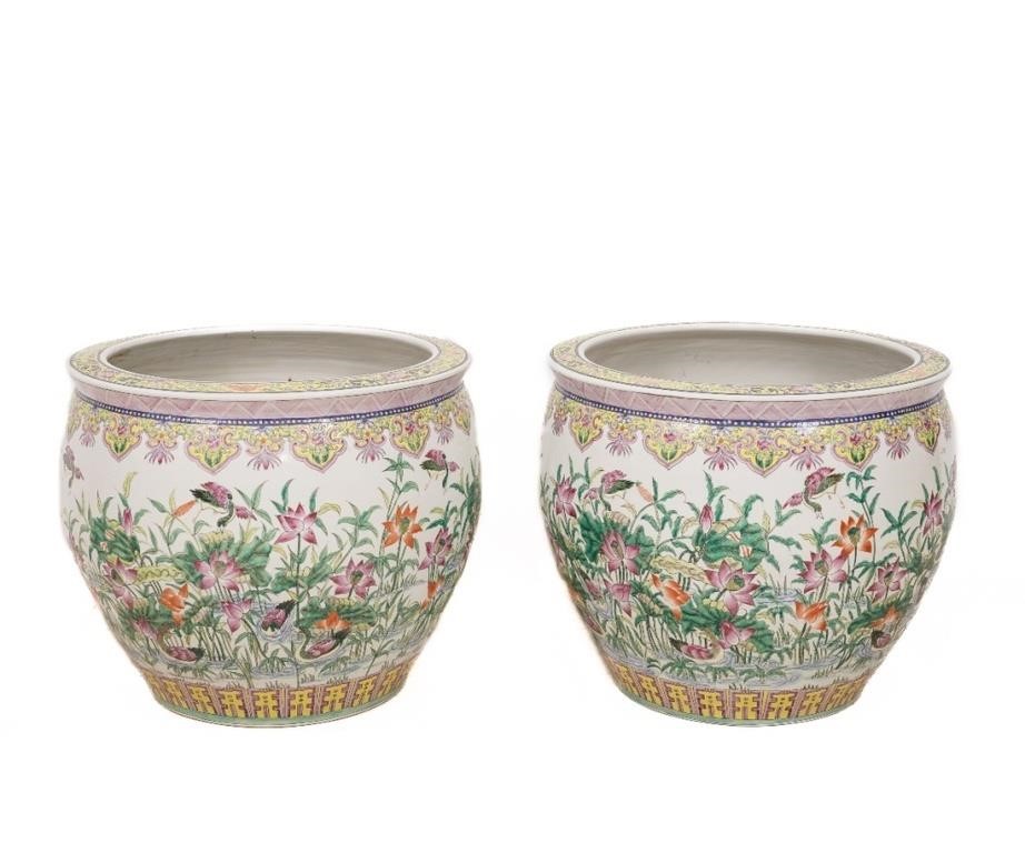 Two massive porcelain Chinese planters 2ebbce
