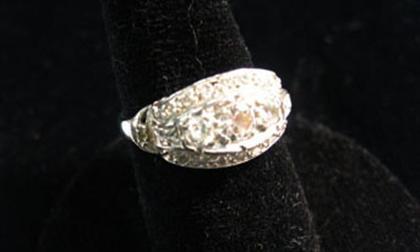 Platinum and diamond cluster ring 4ac66