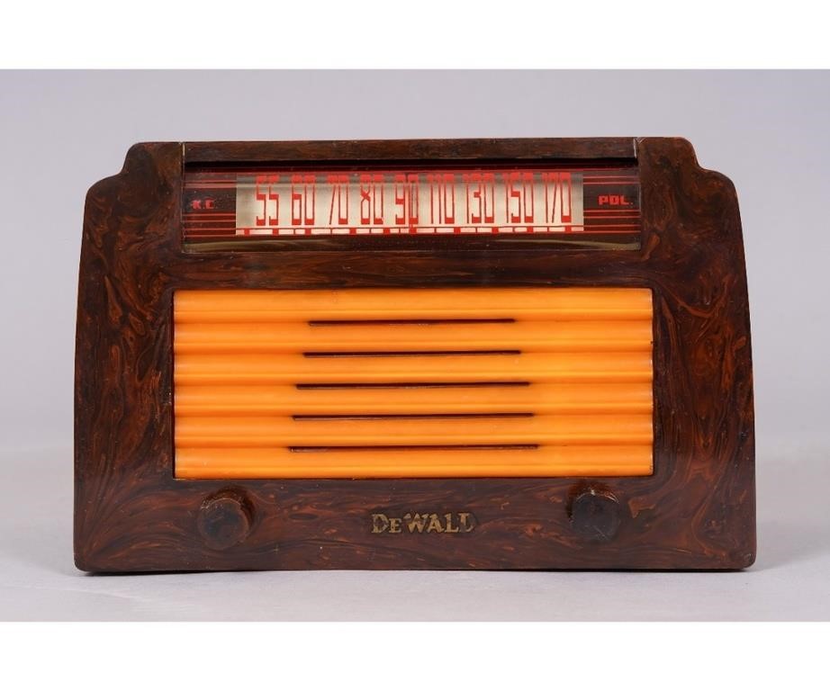 DeWald model A 502 catalin radio 2ebc2d