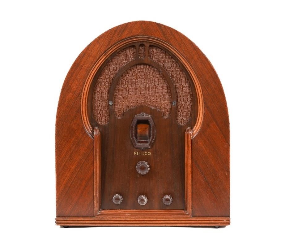 Philco 44 cathedral radio, circa