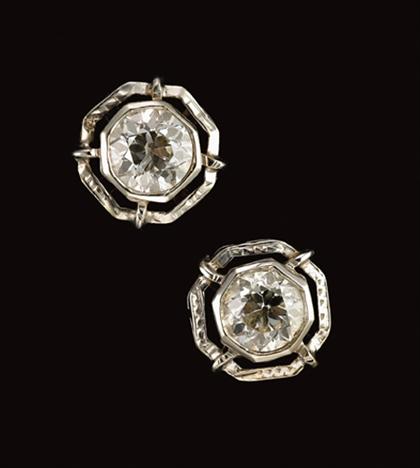 Pair of white gold and diamond 4ac70