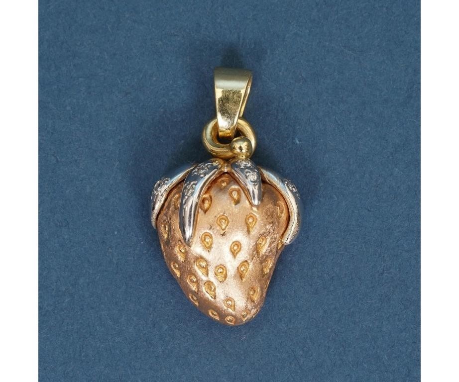 18k gold strawberry pendant with