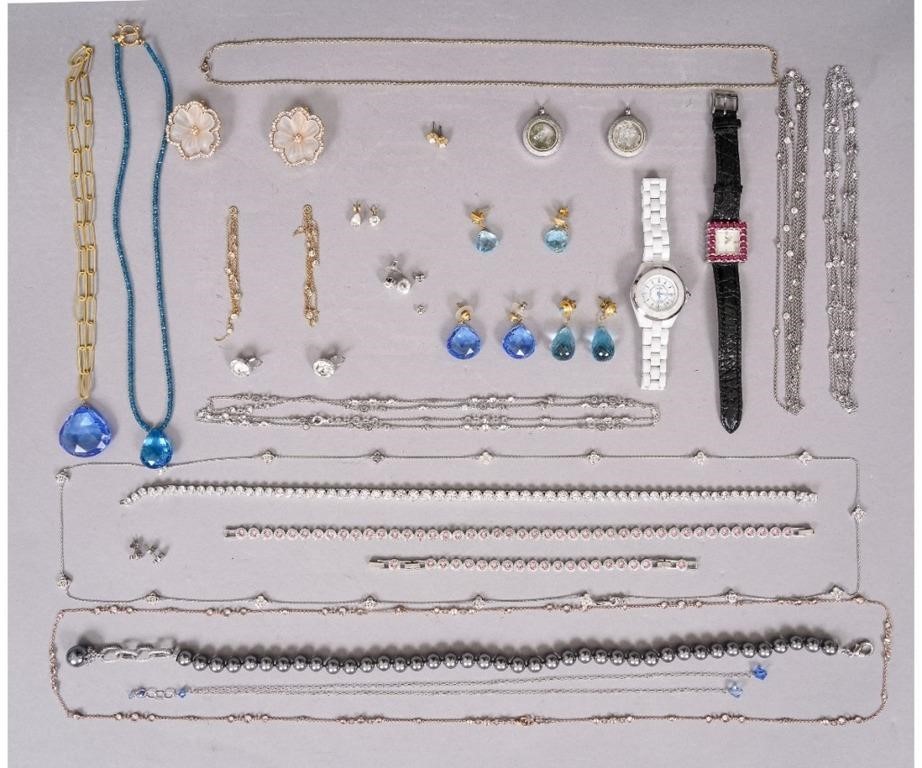 Costume jewelry grouping to include 2ebca6