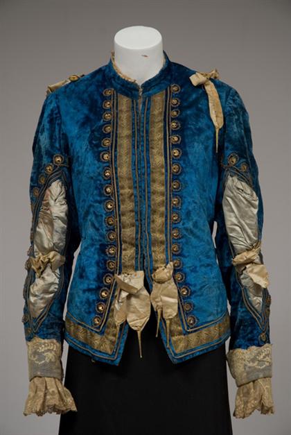 16th century style velvet and lace