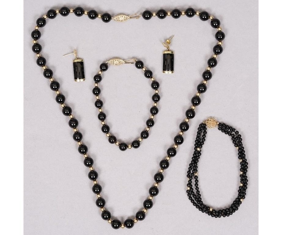 Onyx bead and alternating 14k gold bead
