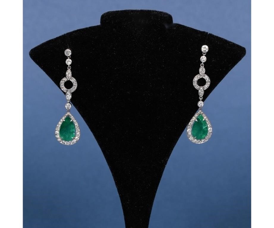 Platinum pear shaped emerald and 2ebcf1