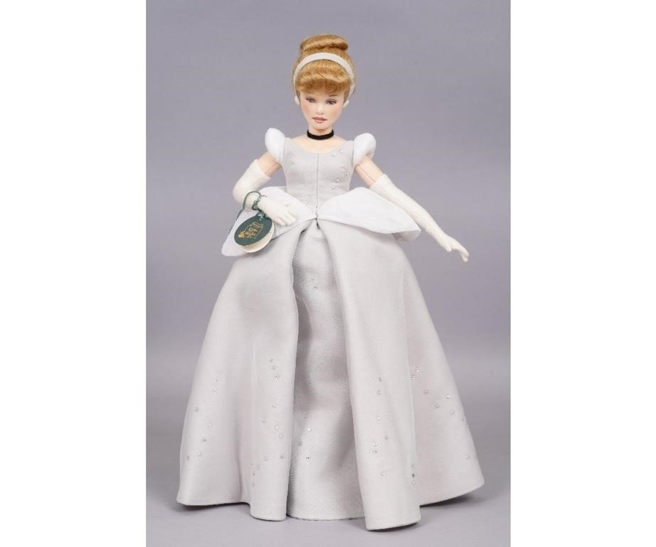 R John Wright Cinderella doll  2ebd41