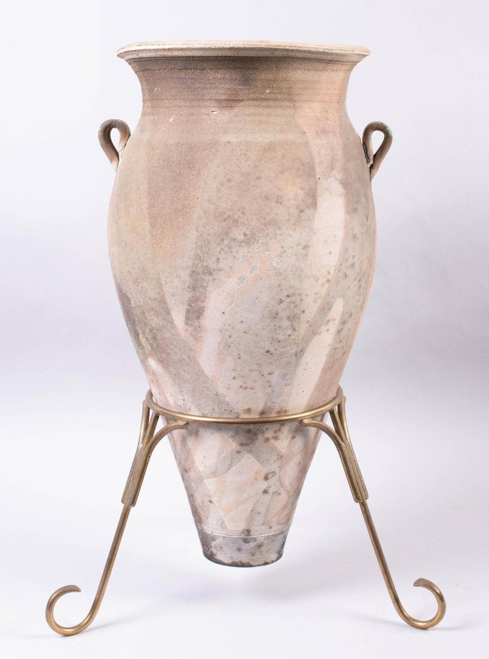 DAVID BINNS AMPHORA ON STAND WITHOUT 2ebde9