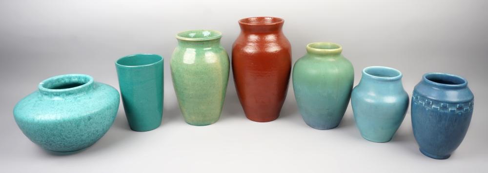 GROUP OF AMERICAN ART POTTERY VASES  2ebe1f