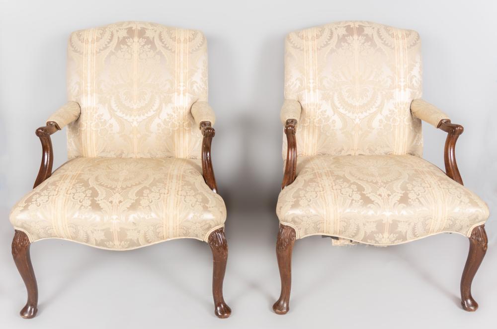 PAIR OF GEORGE III STYLE MAHOGANY 2ebeed