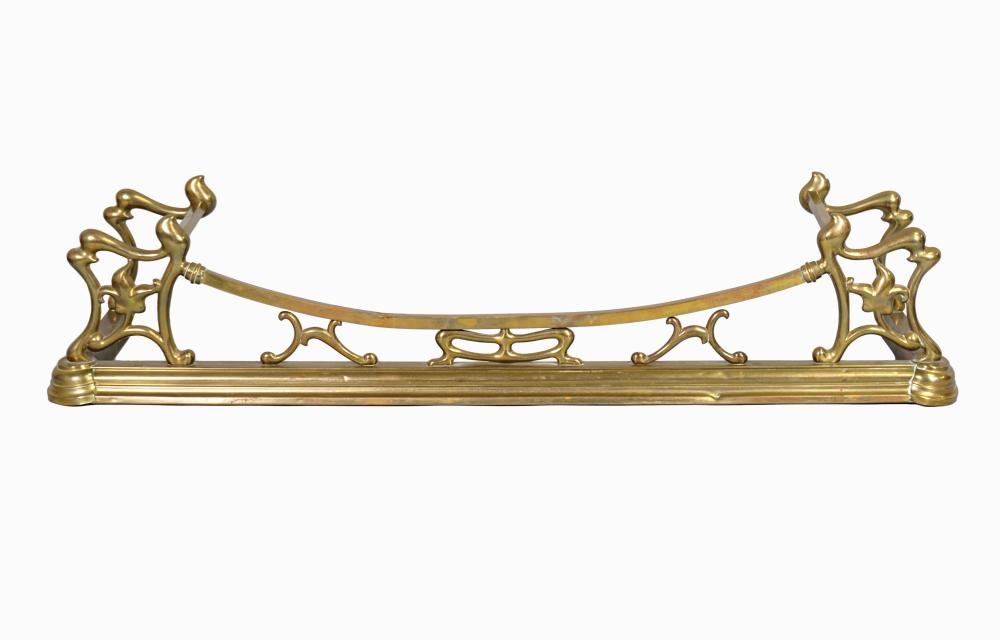 ART NOUVEAU BRASS FIRE FENDER  2ebf0e