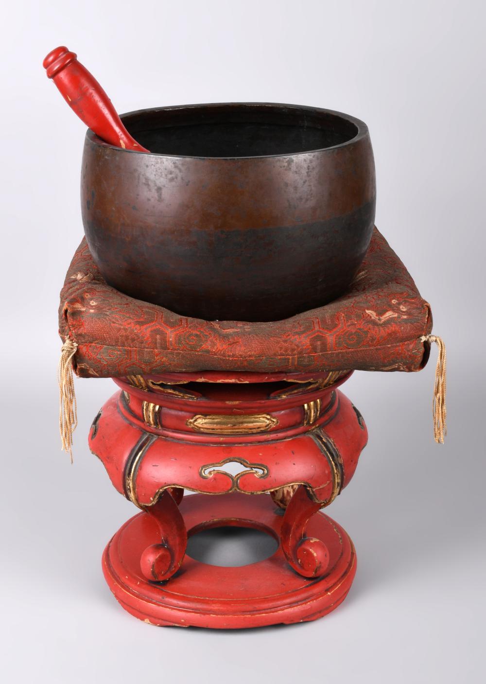 TIBETAN BRONZE SINGING BOWL ATOP 2ebf25