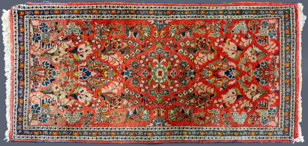 SMALL PERSIAN SAROUK HAND KNOTTED