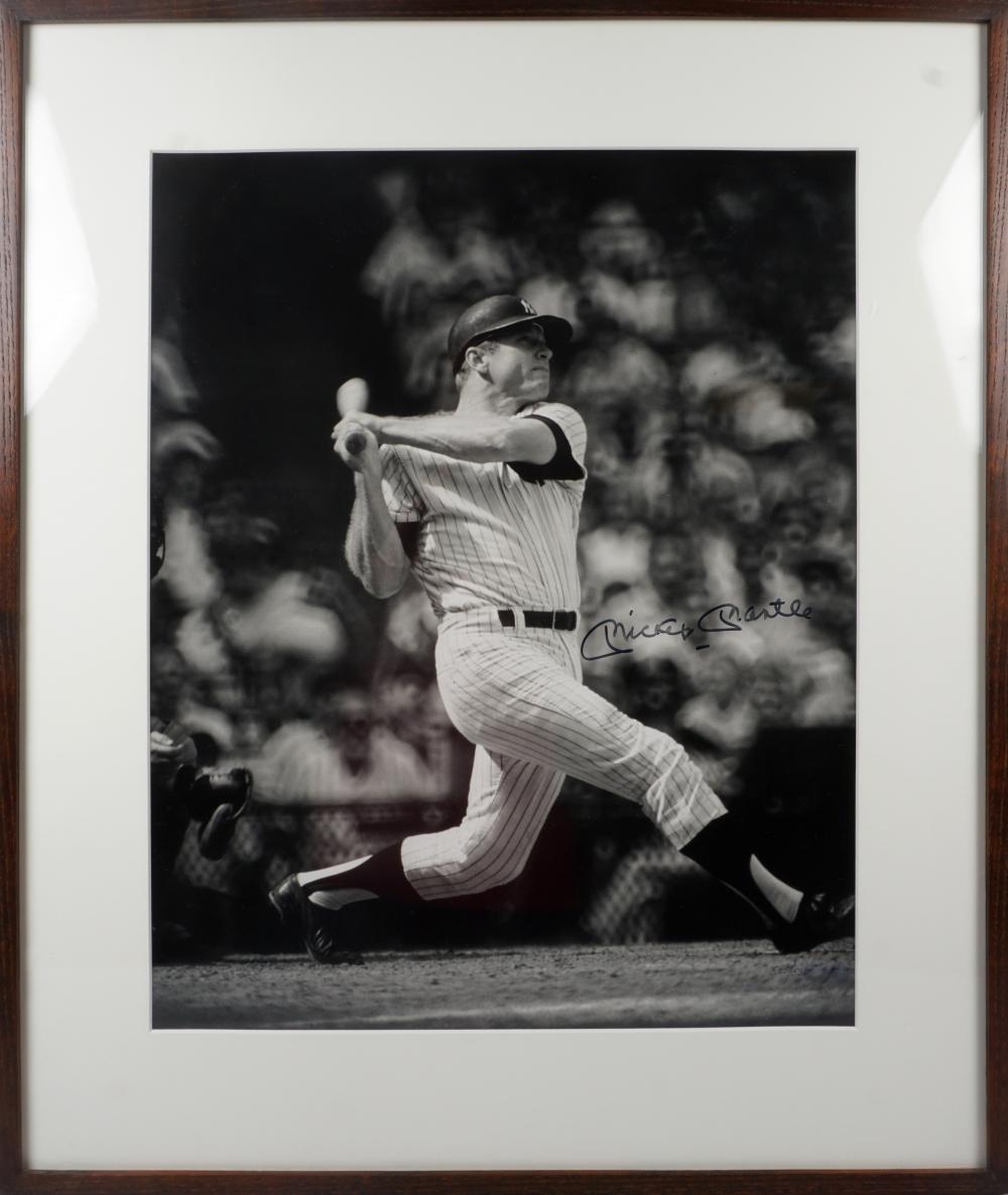 MICKEY MANTLE SIGNED PHOTOGRAPH  2ebfd0